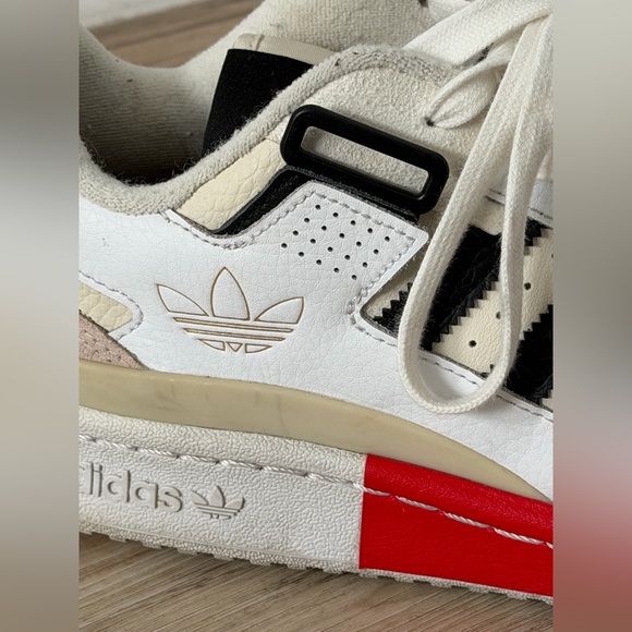 Adidas Forum Exhibit low in white vivid red